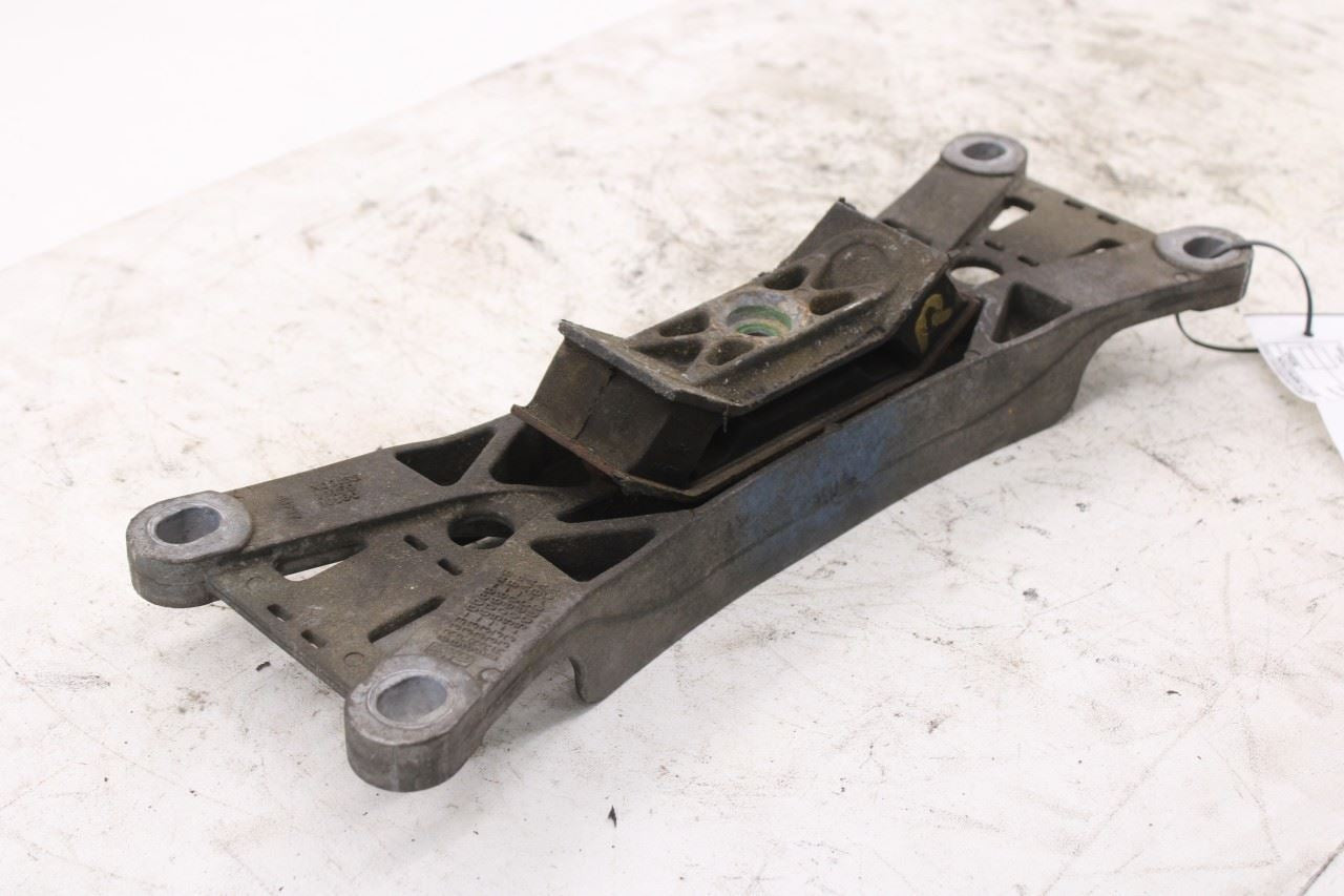 2008-2010 Ford Mustang Conv V6 4.0L RWD Transmission Mount Insulator Bracket10
