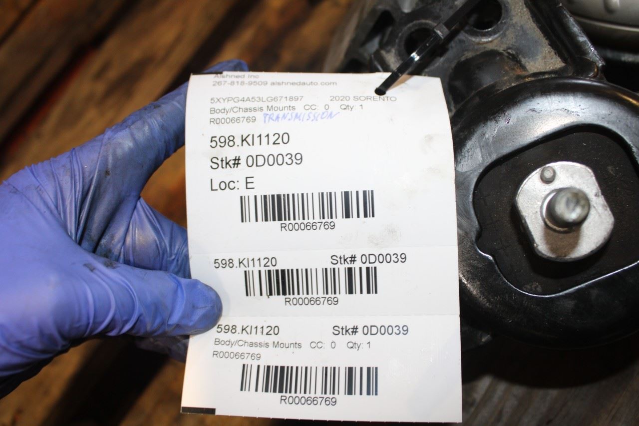 16-20 Kia Sorento LX 3.3L Front Right Upper Engine Mount Bracket 21810-C5200 OEM - Alshned Auto Parts