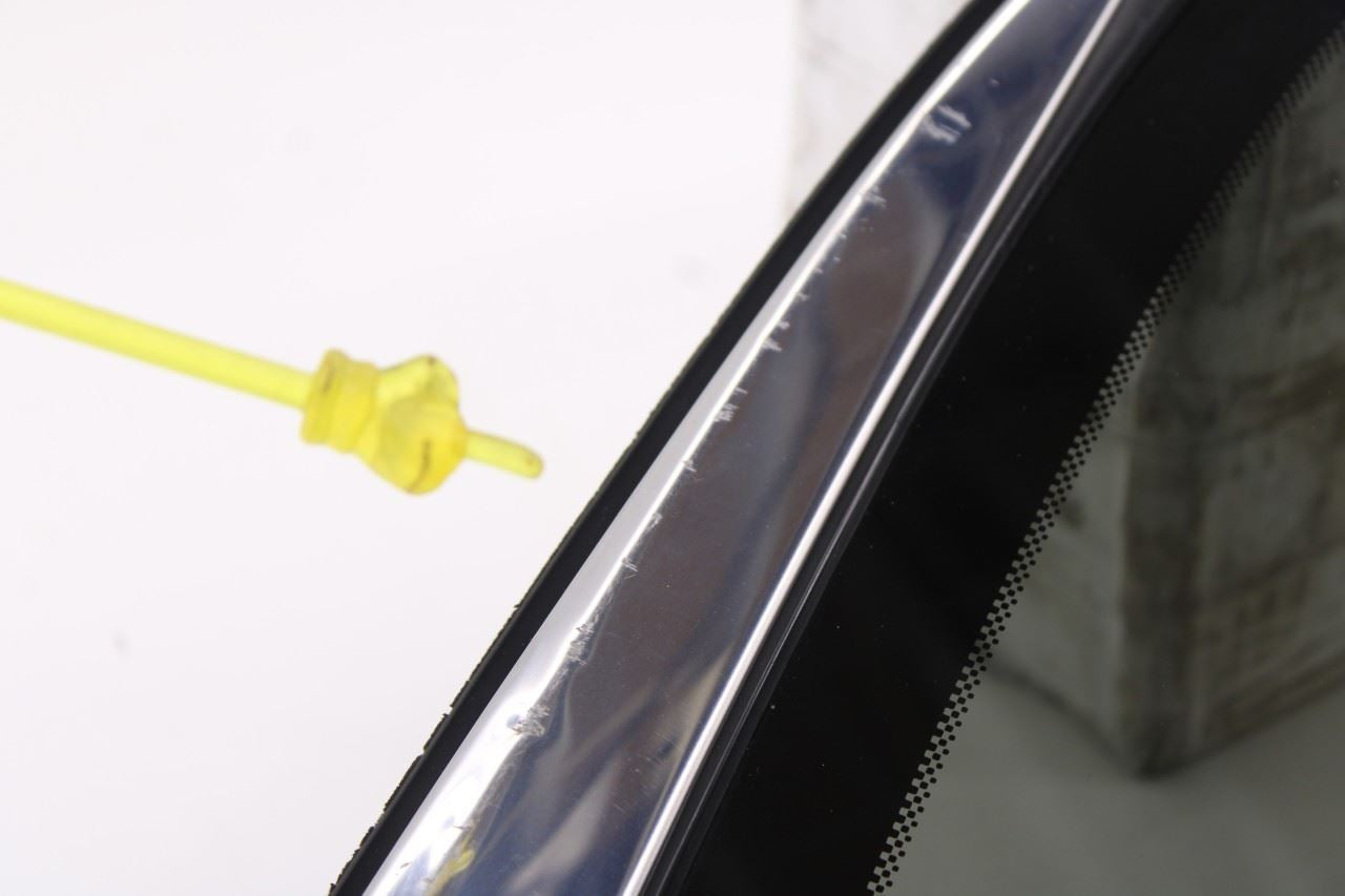 18-24 Chevrolet Equinox LT Rear Right Door Window Run Channel w/ Glass 849248116