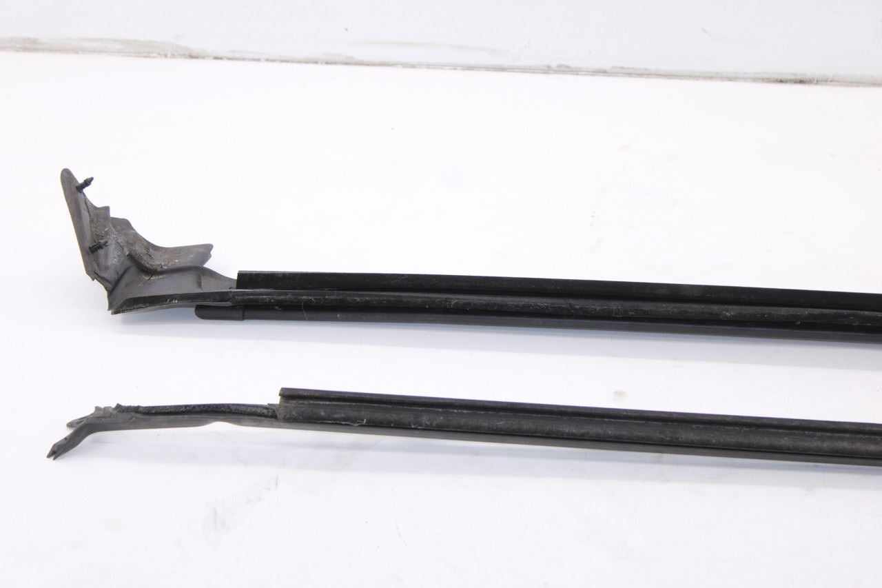 15-23 Ford Mustang Conv V6 2Dr Front Left Door Outer and Inner Belt Weatherstrip2