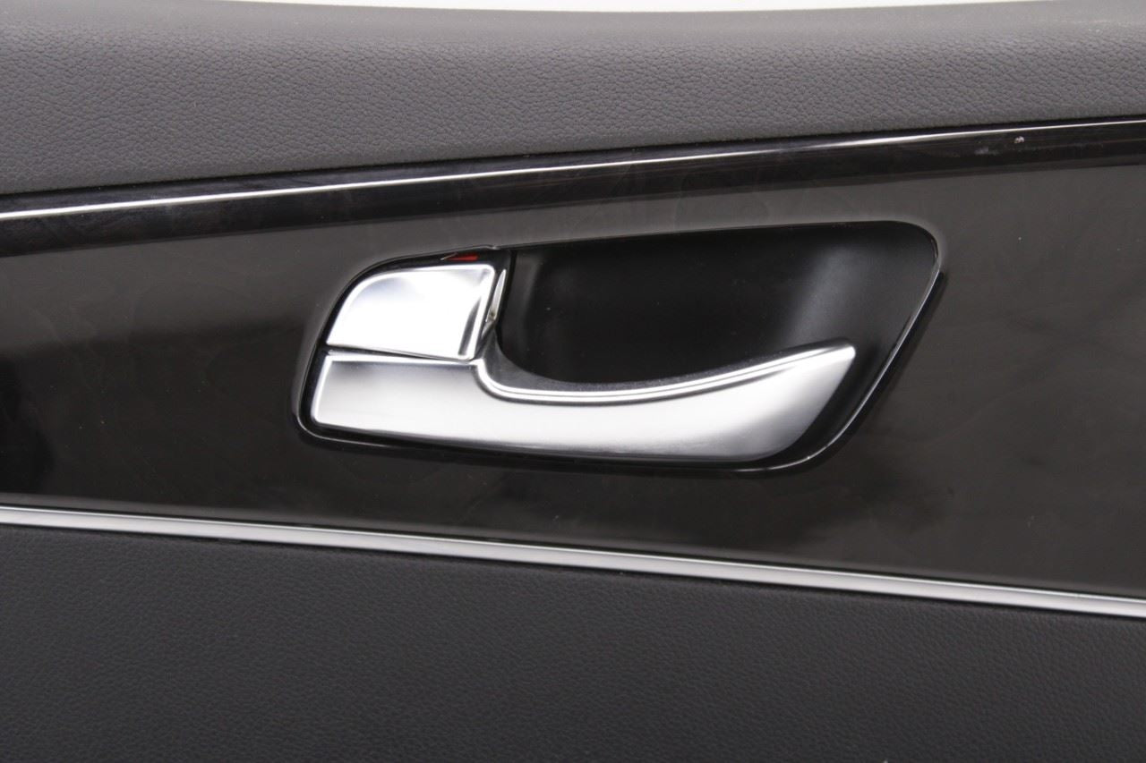 2016-2018 KIA Sorento EX Front Left Side Door Trim Panel 82301-C6060C6A OEM - Alshned Auto Parts