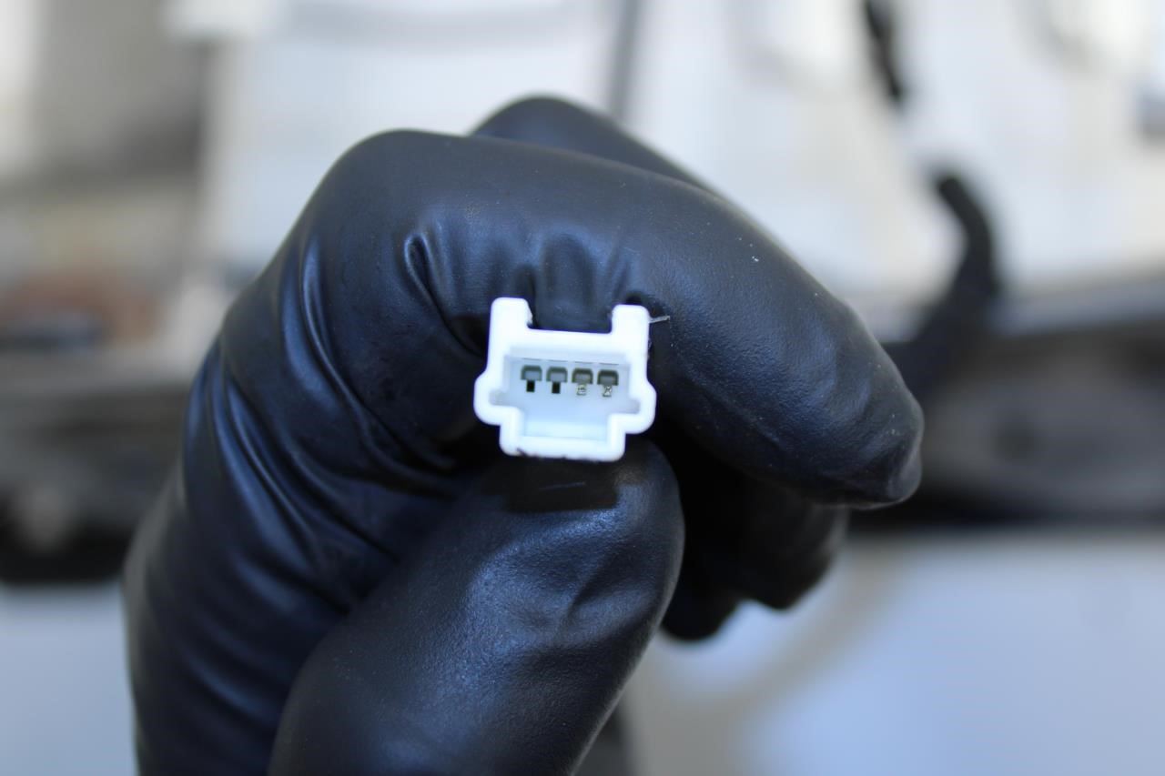 2014-20 Nissan Rogue SV Front Right Side Lower Seat Track Frame 87301-4BC0A OEM - Alshned Auto Parts