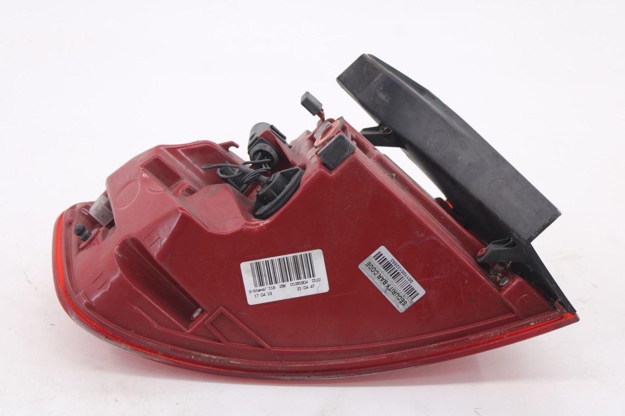 2013-2016 Audi S4 Premium Plus Rear Right Side Tail Light Lamp 8K5-945-096-AD5