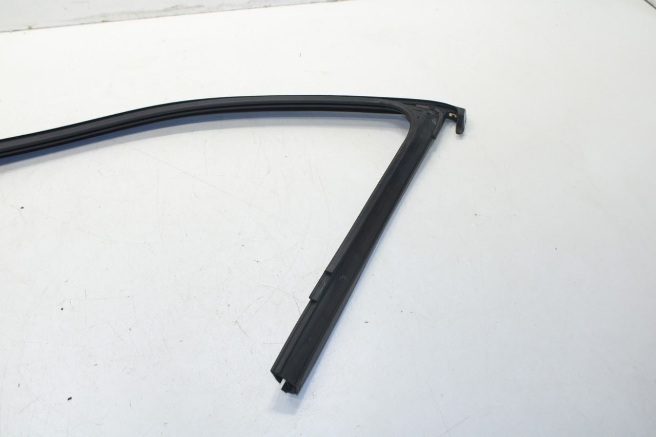 2014-23 Jeep Cherokee Front Right Door Run Channel w/ Belt Molding Weatherstrip - Alshned Auto Parts