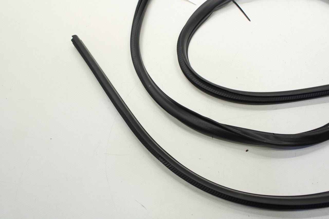 2017-22 Nissan Rogue Sport SL AWD Front RH Door Weatherstrip On Body 76921-6MA0A - Alshned Auto Parts