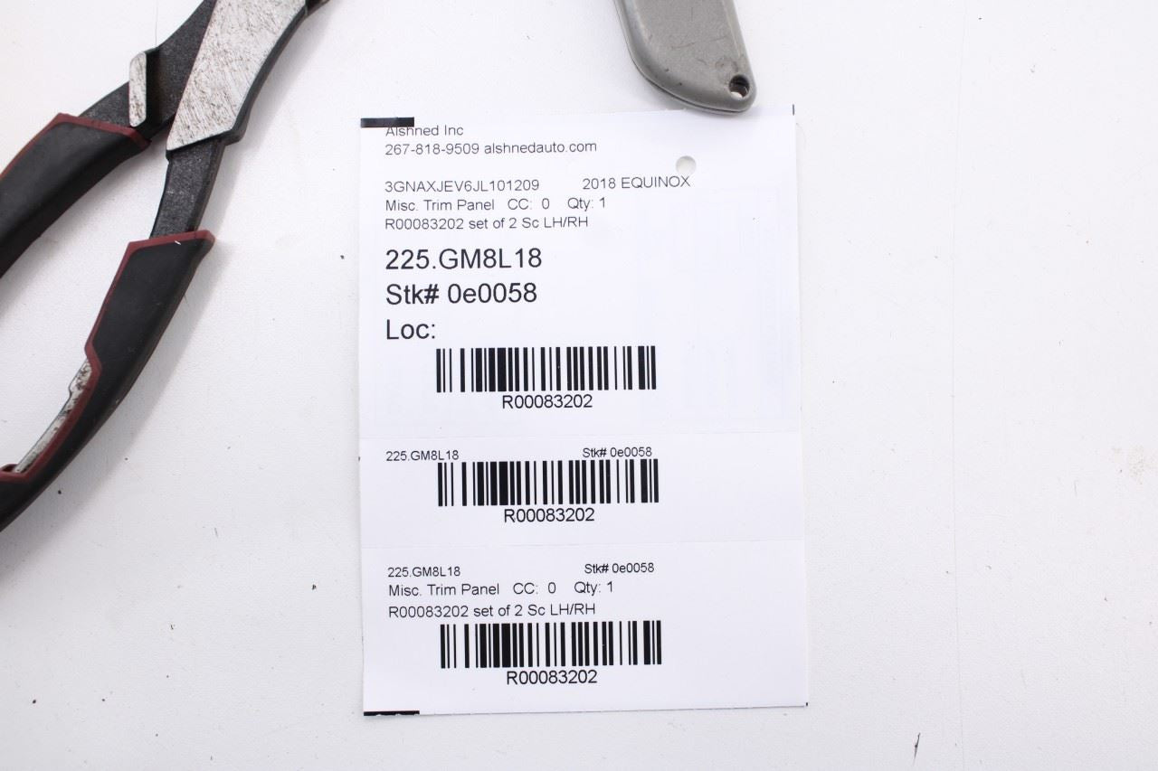 18-24 Chevrolet Equinox LT Front Right and Left A-Pillar Interior Trim 8423008112