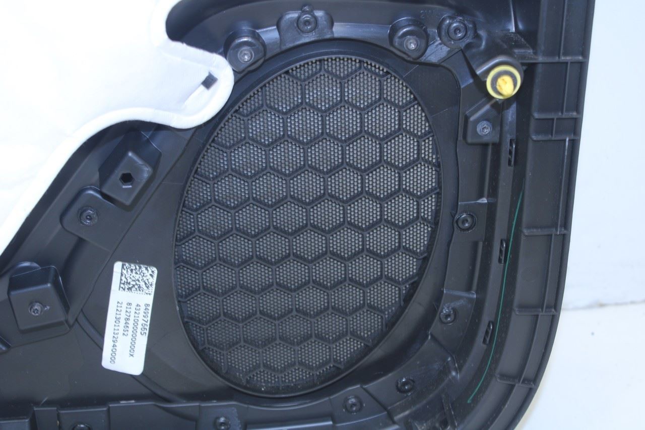 2019-2022 Chevrolet Blazer 2LT Front Right Passenger Door Trim Panel 84997665 - Alshned Auto Parts