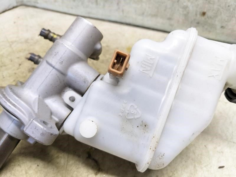 2011-2014 Hyundai Sonata Brake Master Cylinder w/ Reservoir 58510-3Q400 OEM - Alshned Auto Parts