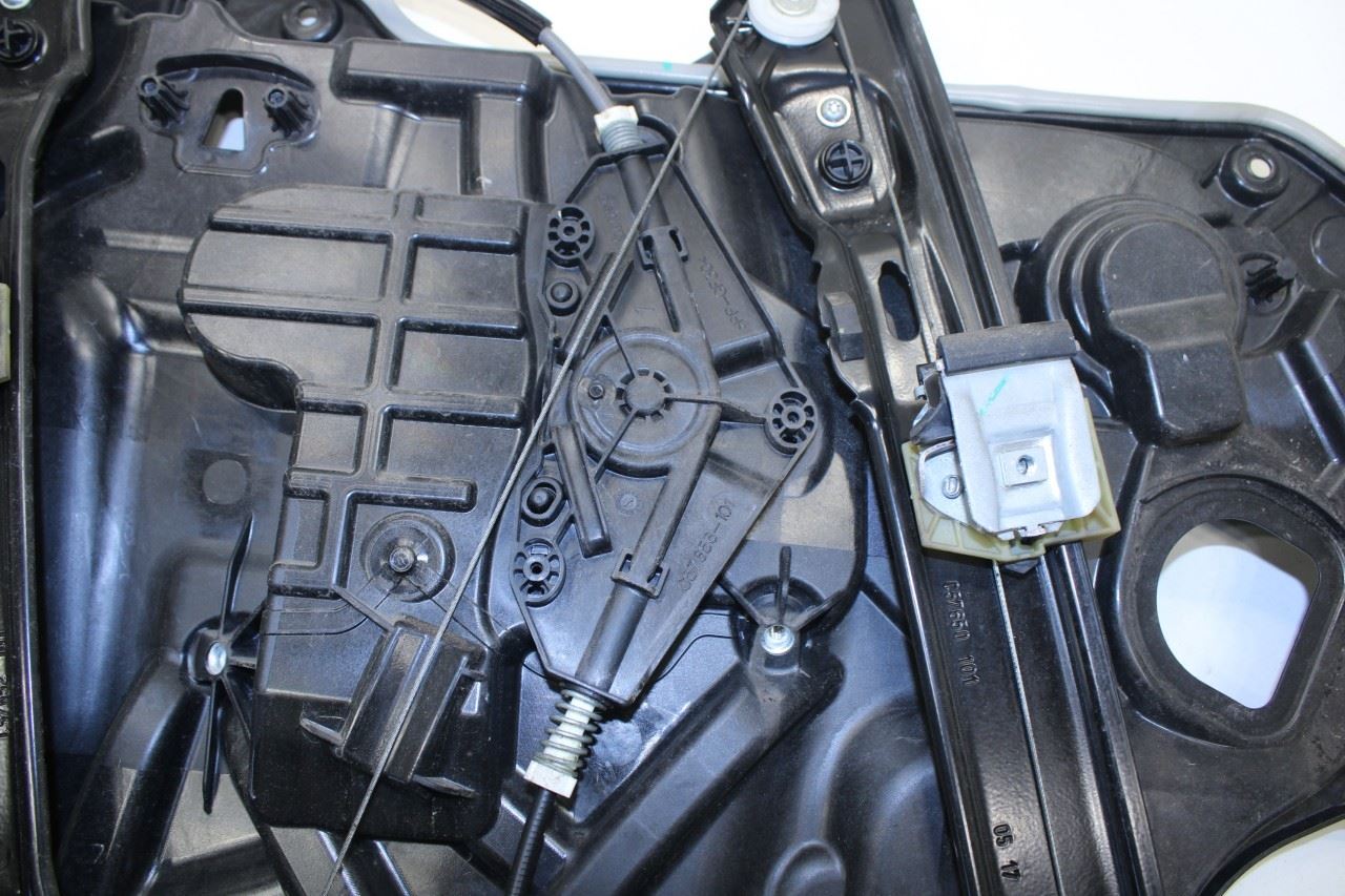 17-2019 Alfa Romeo Giulia Ti FR RH Door Window Regulator w/ Carrier 00505514710 - Alshned Auto Parts
