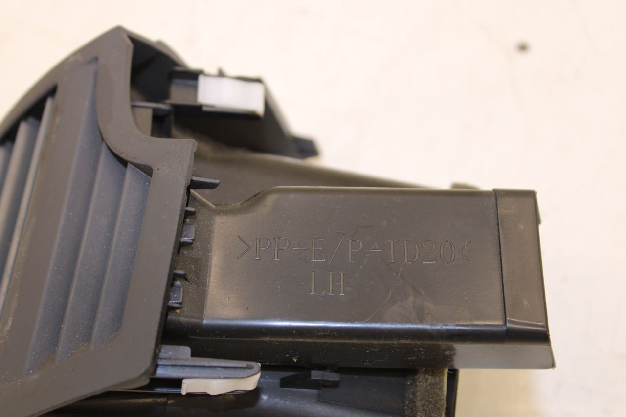 07-11 Toyota Camry LE Front Right and Left Outer Air Vent Grille 55670-06101-B1 - Alshned Auto Parts