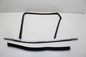 17-22 Nissan Rogue Sport SL AWD RR RH Door Run Channel Belt Outer Inner Molding