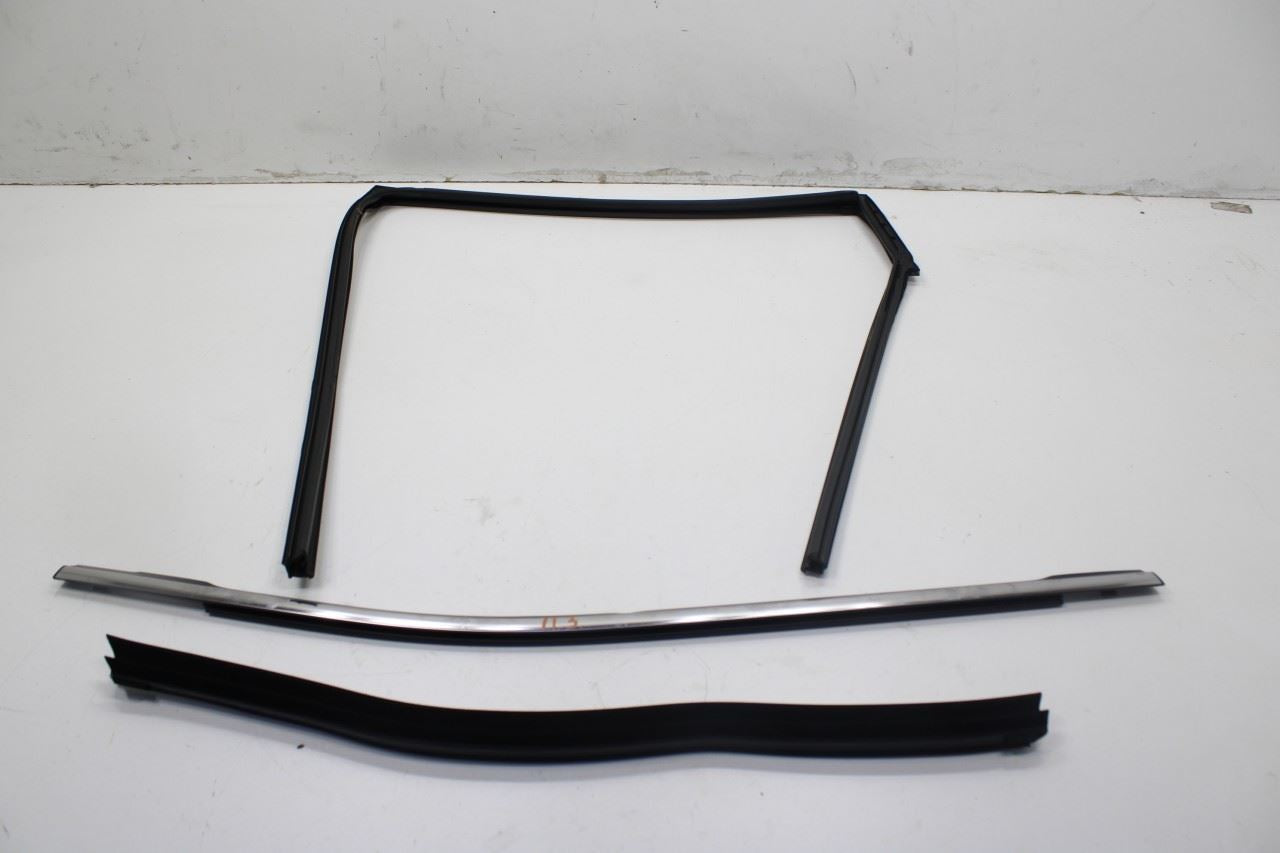 17-22 Nissan Rogue Sport SL AWD RR RH Door Run Channel Belt Outer Inner Molding - Alshned Auto Parts