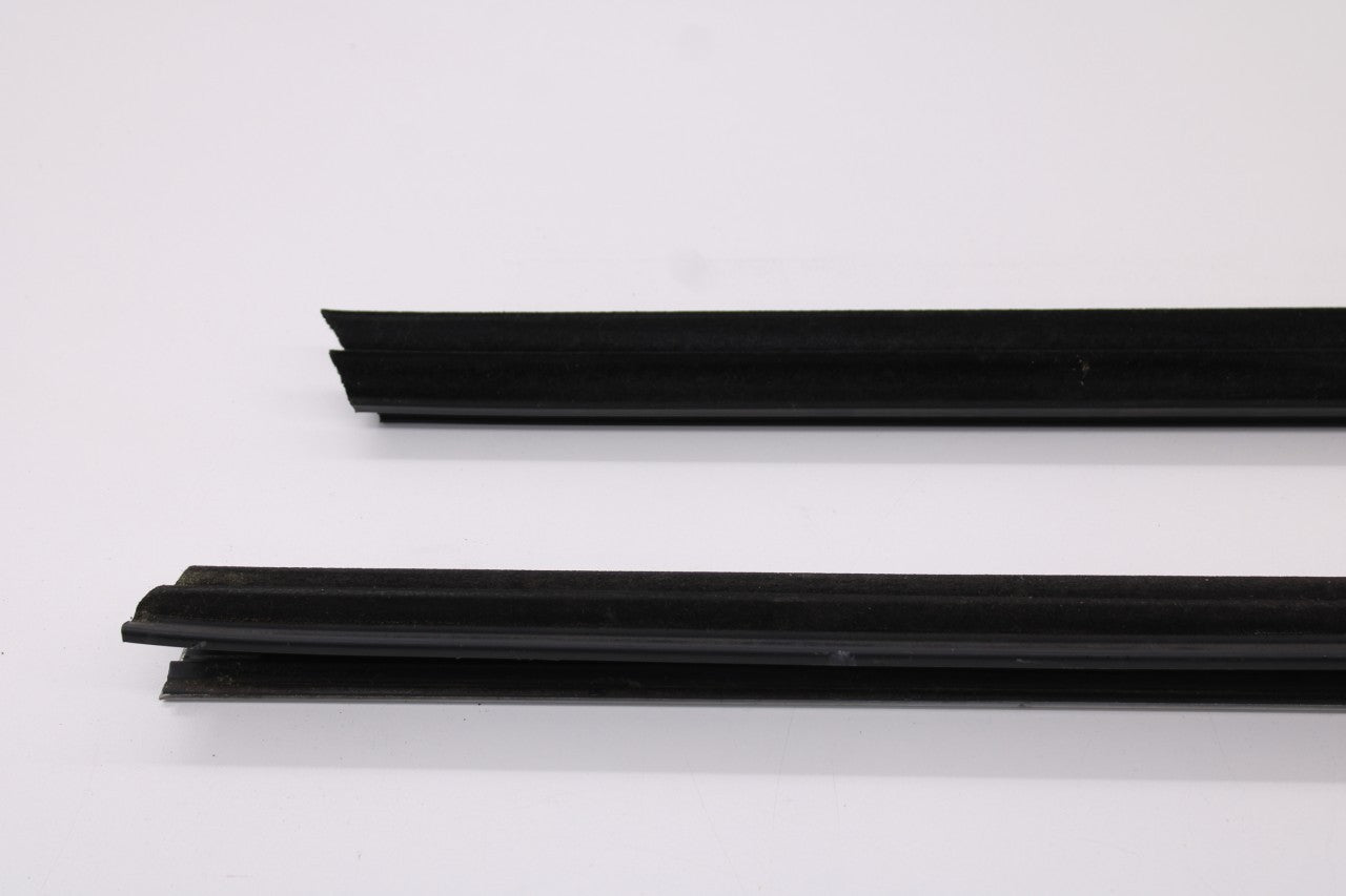 2011-15 Jeep Grand Cherokee Limited FR RH Door Belt Outer and Inner Weatherstrip - Alshned Auto Parts