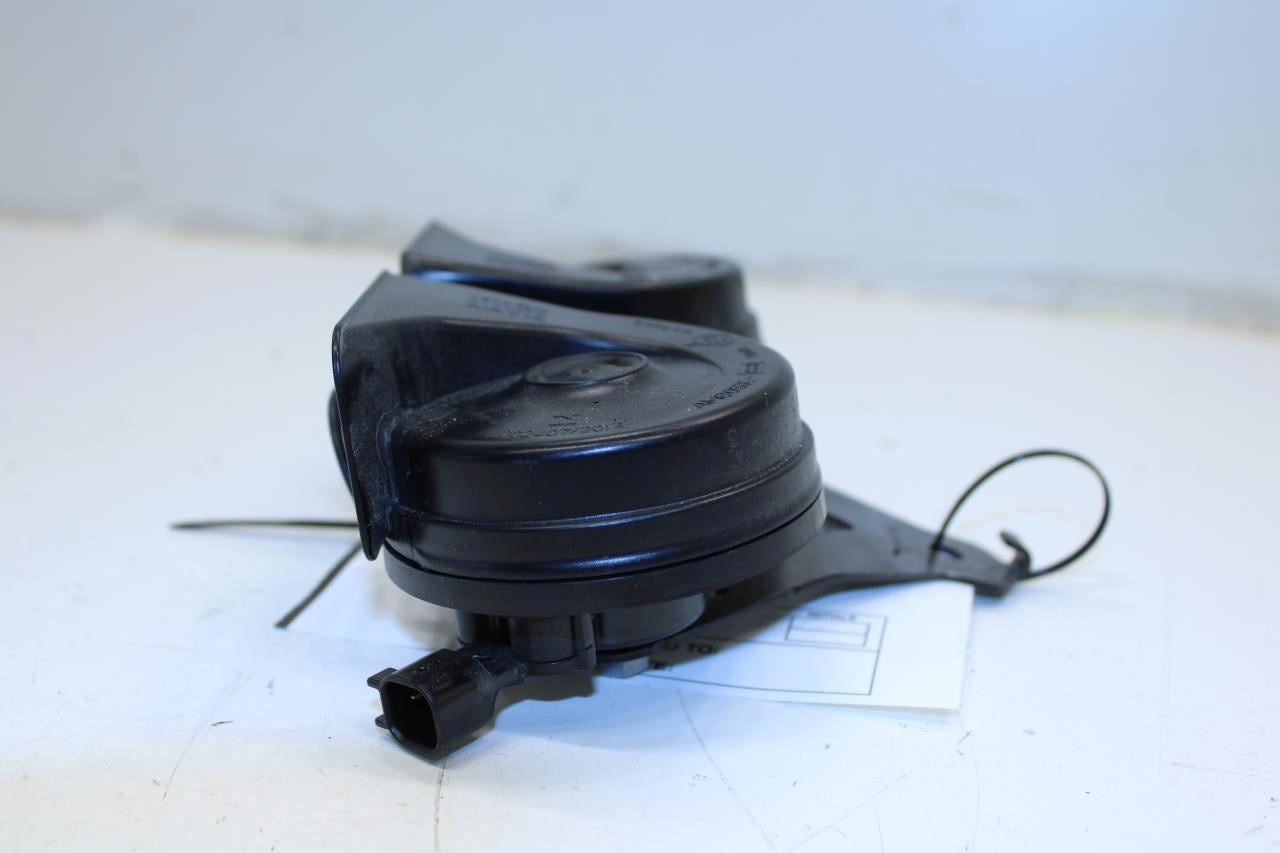 2015-2020 Ford F150 XL High and Low Note Horn w/ Bracket FL3T-13A803-AD OEM - Alshned Auto Parts