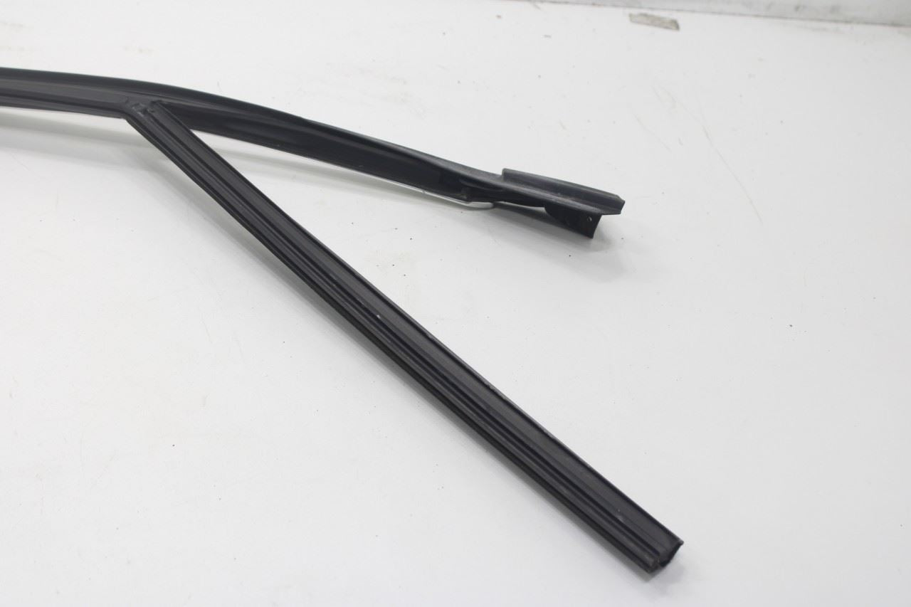 17-20 Alfa Romeo Giulia Ti FR LH Upper Door Window Weatherstrip w/ Belt Molding - Alshned Auto Parts
