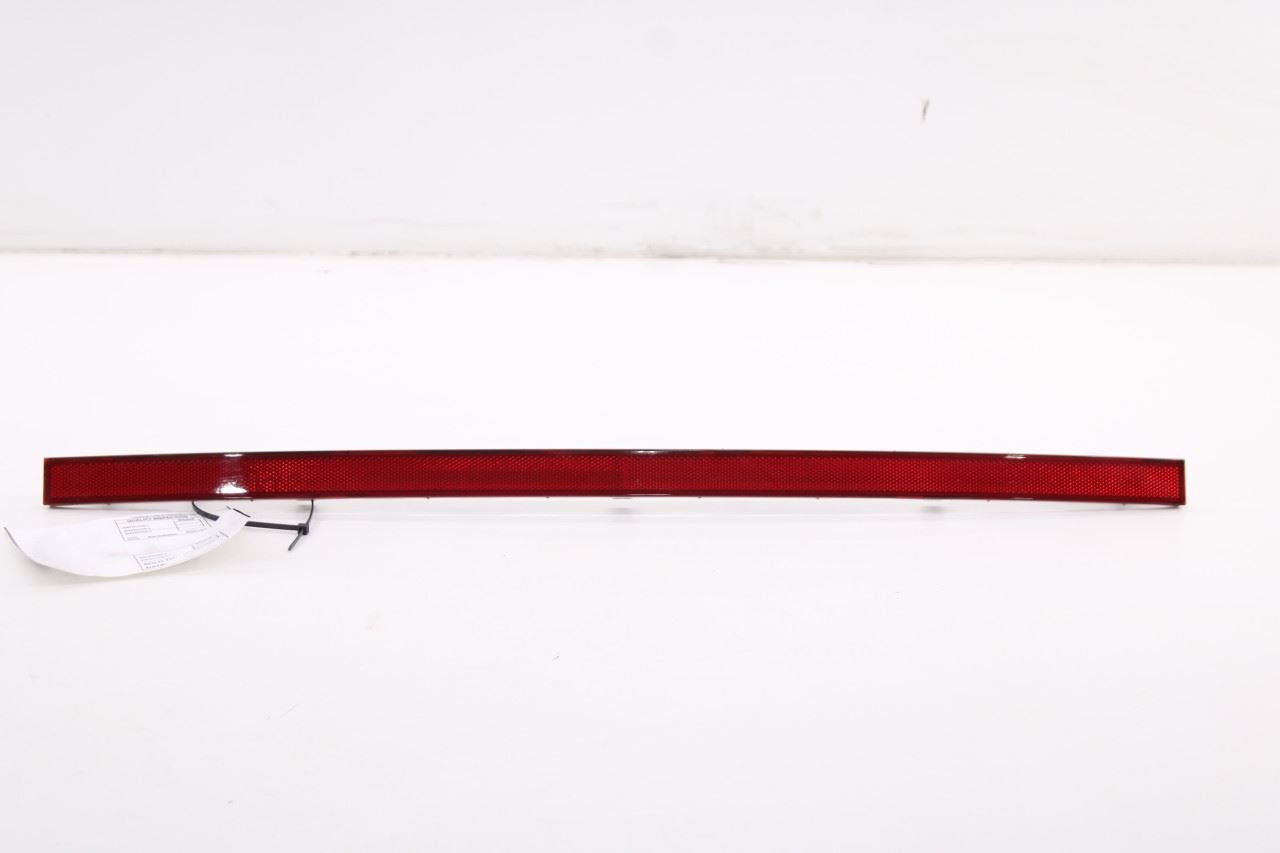 2021-2023 Hyundai Santa Fe SEL Rear Bumper Center Lamp Reflector 92409-S1510 OEM0