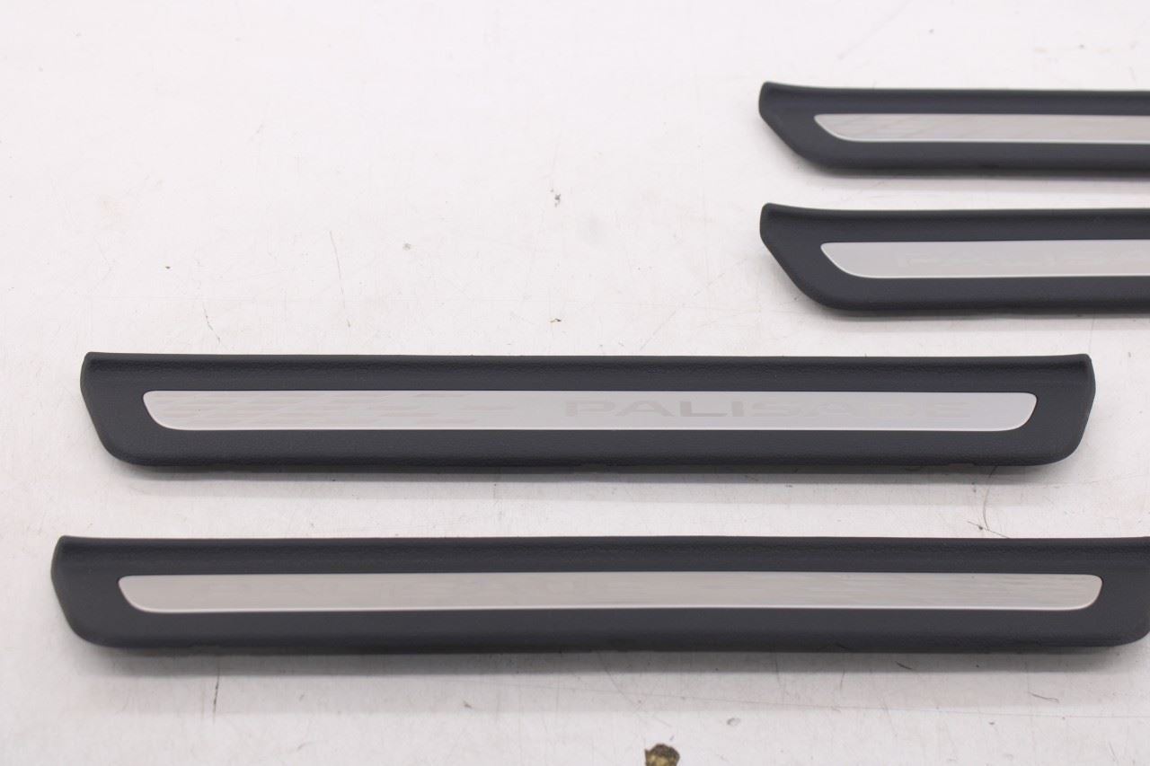 20-26 Hyundai Palisade Limited AWD FR and RR RH and Left Door Sill Scuff Plate2
