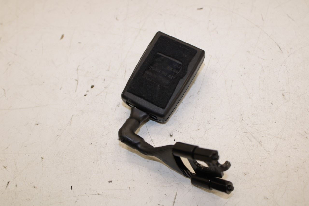 11-18 Porsche Cayenne Platinum Rear RH Left and Center 2nd Row Seat Belt Buckle - Alshned Auto Parts