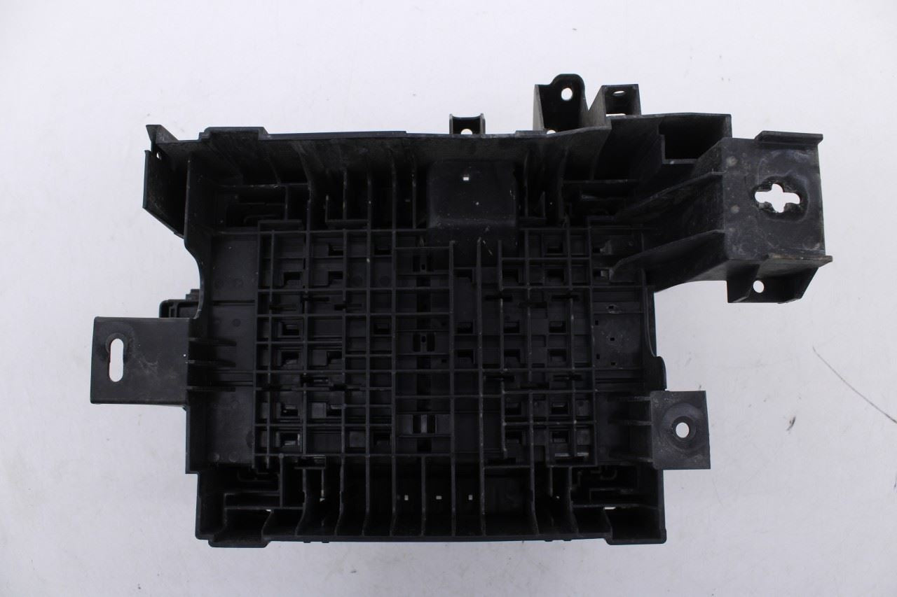14-16 Chevy Silverado 1500 2WT 4WD Engine Wire Harness Fuse Relay Junction Block - Alshned Auto Parts