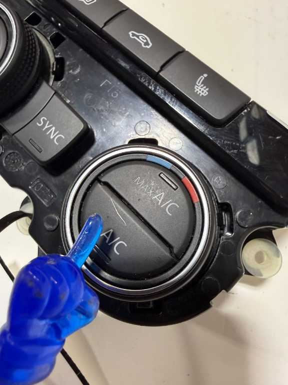 2015-19 Volkswagen Passat SE Dash AC Heater Climate Control Panel 561907044AMIKY - Alshned Auto Parts