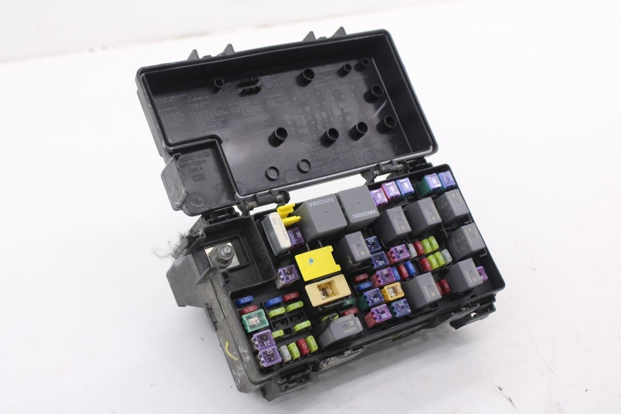 15-20 Dodge Grand Caravan GT 3.6L Totally Integrated Power Module Fuse Relay Box2
