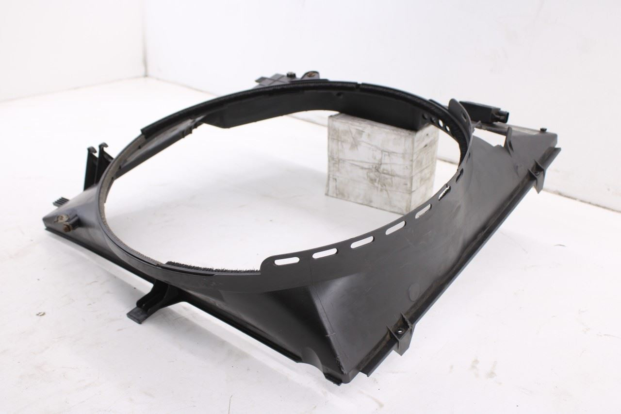 2010-2012 Land Rover Range Rover HSE Radiator Shroud Cover LR011705 OEM14