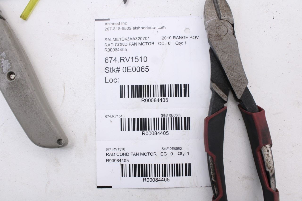 2010-2012 Land Rover Range Rover HSE Radiator Shroud Cover LR011705 OEM16
