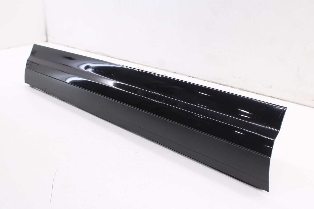 11-18 Porsche Cayenne S 4.8L AWD Front Driver Left Side Door Lower Trim Molding3