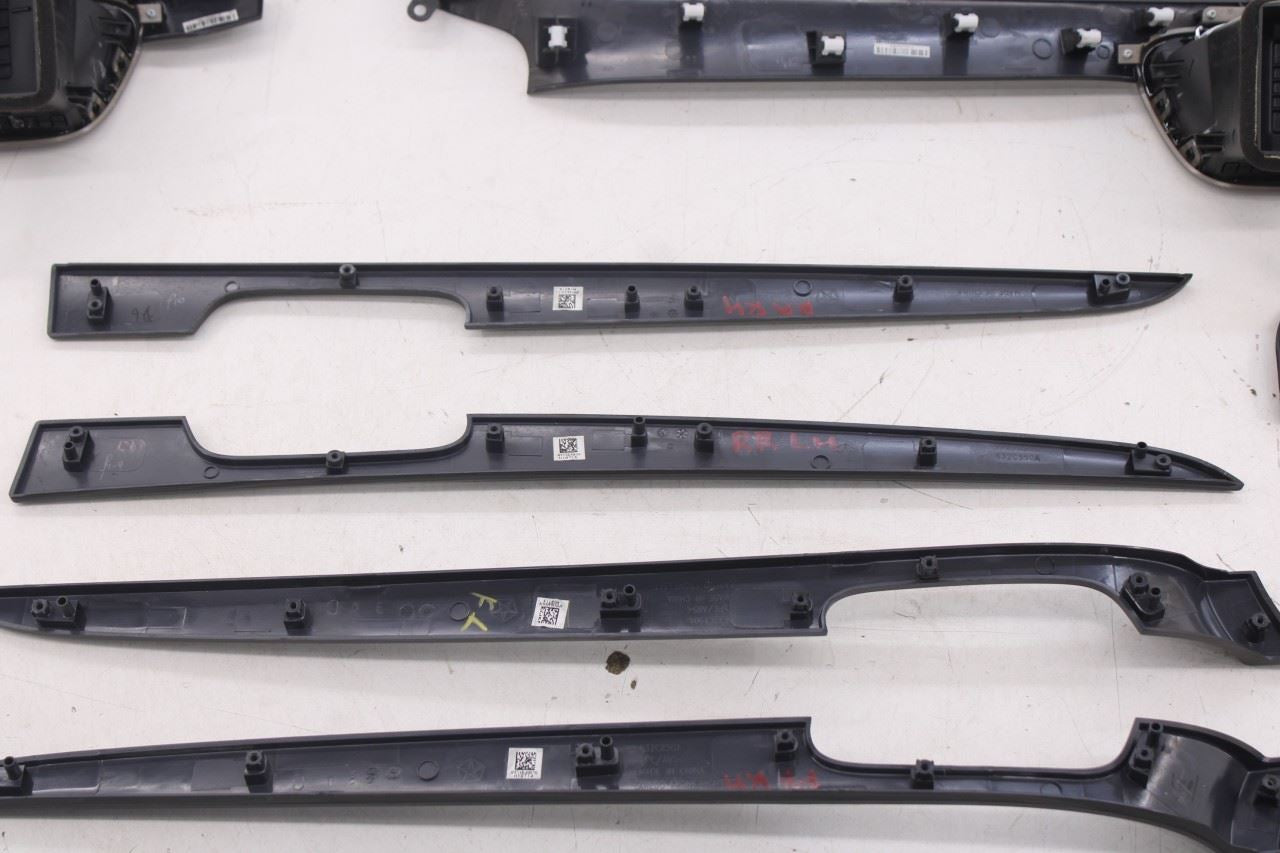 19-21 Jeep Grand Cherokee Laredo X 4x4 Door and Dash Trim and Air Vent Set of 915
