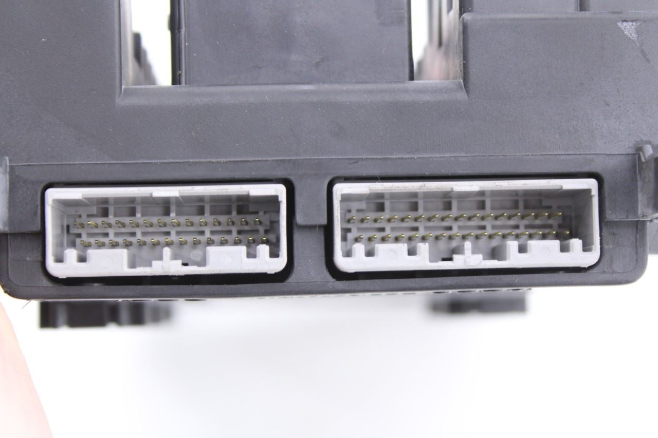 2010-12 Land Rover Range Rover HSE 5.0L Cabin Instrument Panel Fuse Relay Block - Alshned Auto Parts