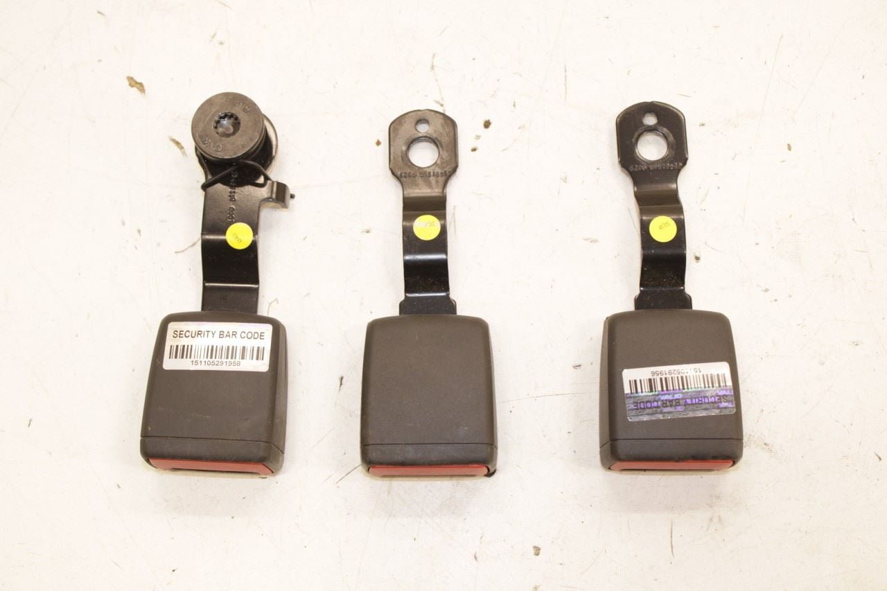 18-23 Volkswagen Atlas S Rear RH LH Side and Center 2nd Row Seat Belt Buckle Set - Alshned Auto Parts