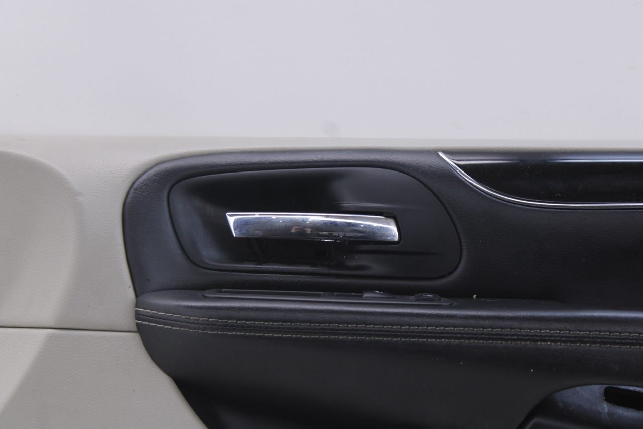 2014-2020 Dodge Grand Caravan SXT Front Right Side Door Trim Panel 5SS321D1AA6
