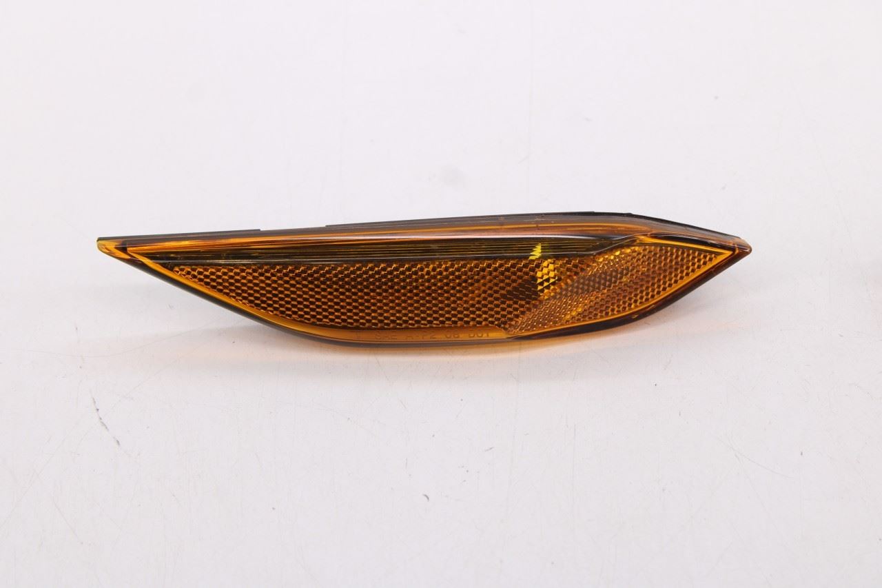 2011-2014 Porsche Cayenne S Front Right and Left Side Marker Light 958631071002