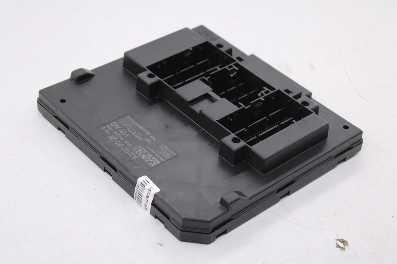 2022-2024 Volkswagen Jetta SE Body Computer Control Module BCM BCU 5Q0937085CM11