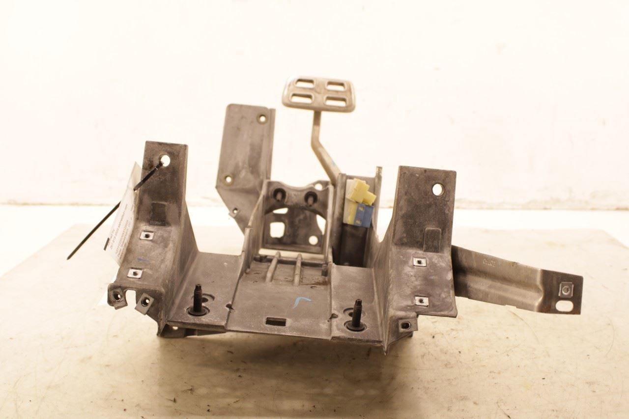 1997-2013 Chevrolet Corvette 5.7L Brake Pedal w/ Bracket and Stop Light Switch - Alshned Auto Parts