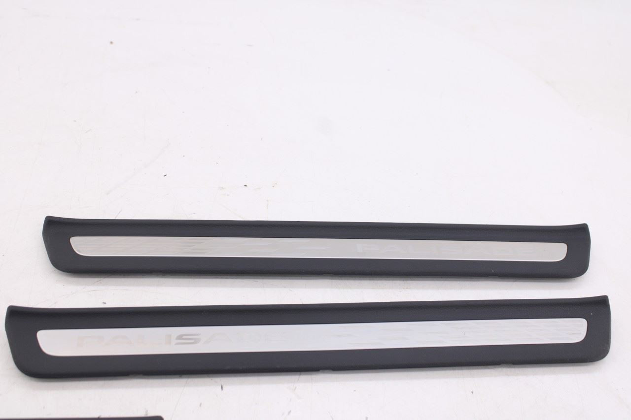 20-26 Hyundai Palisade Limited AWD FR and RR RH and Left Door Sill Scuff Plate4