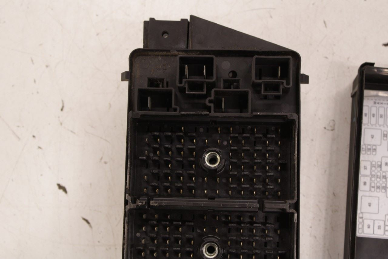 1997-2004 Chevy Corvette 5.7L Power Distribution Fuse Relay Junction Box *ReaD* - Alshned Auto Parts