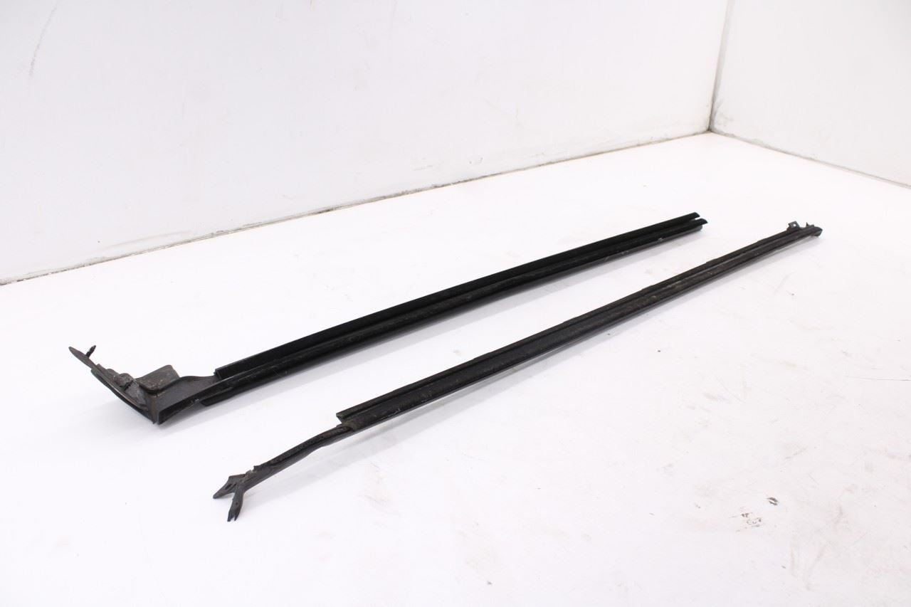 15-23 Ford Mustang Conv V6 2Dr Front Left Door Outer and Inner Belt Weatherstrip5