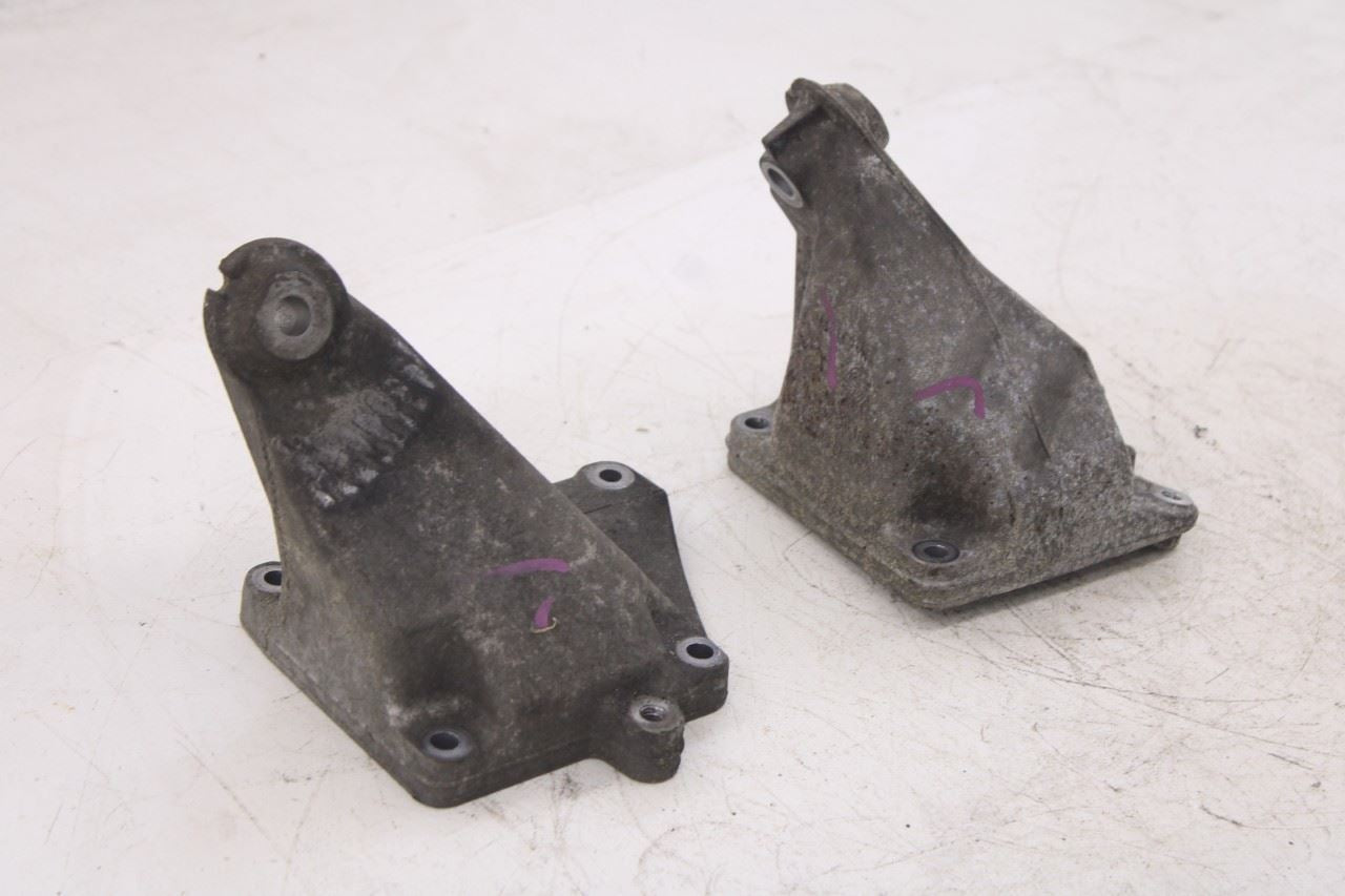 2008-11 Mercedes-Benz C350 Sport 3.5L RWD LH and RH Engine Support Mount Bracket4