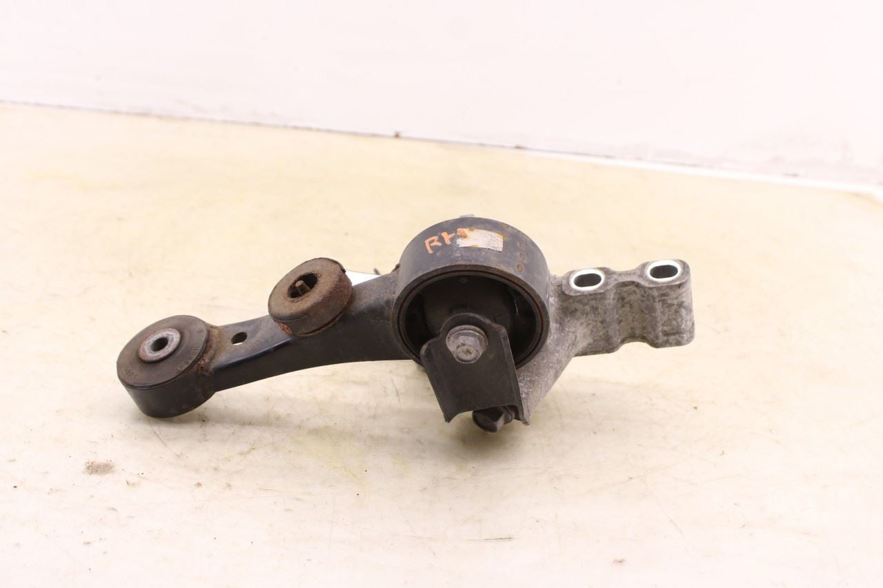 2017-20 Toyota Sienna LE 3.5L FWD RH Side Upper Engine Mount Bracket 12363-0P190 - Alshned Auto Parts