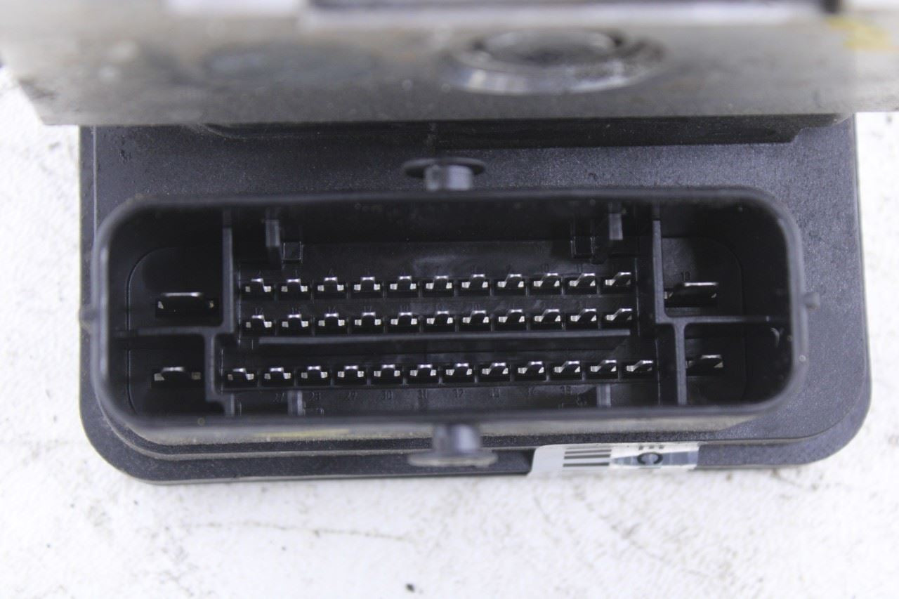 2019-2021 Hyundai Veloster 2L ABS Anti Lock Brake Pump Control Module 58900J32005