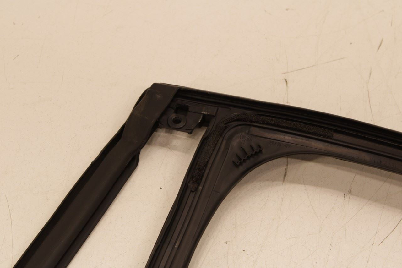 17-23 GMC Acadia SLT-1 Rear RH Door Vent Glass Run Channel w/ Belt Molding Seal - Alshned Auto Parts