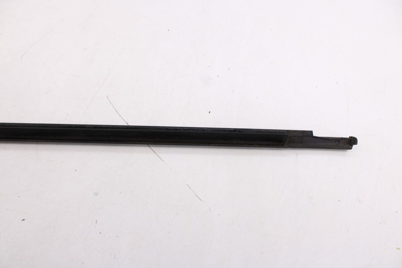 11-18 Porsche Cayenne S Rear Right Door Outer w/ Inner Belt Molding Weatherstrip9