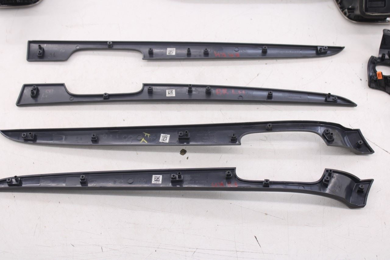 19-21 Jeep Grand Cherokee Laredo X 4x4 Door and Dash Trim and Air Vent Set of 916