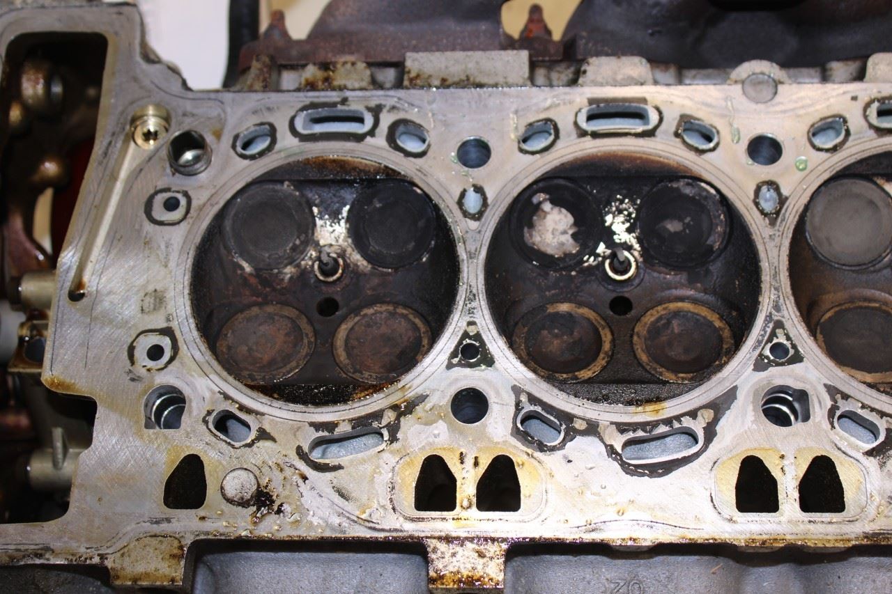 10-12 BMW 750Li xDrive 4.4L RH Engine Cylinder Head Assy 115K 11127573933 *ReaD* - Alshned Auto Parts
