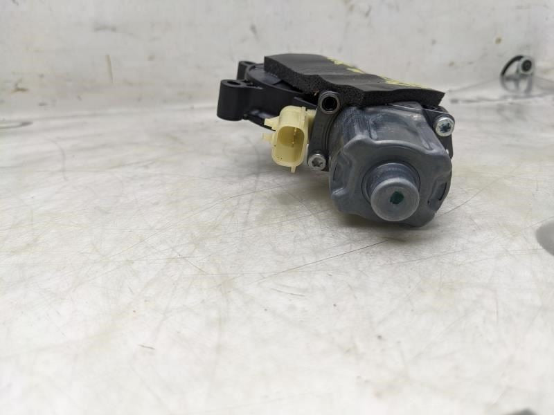 2019-2024 Ram 1500 New Body Rear Back Window Sliding Glass Motor 68402762AA OEM3