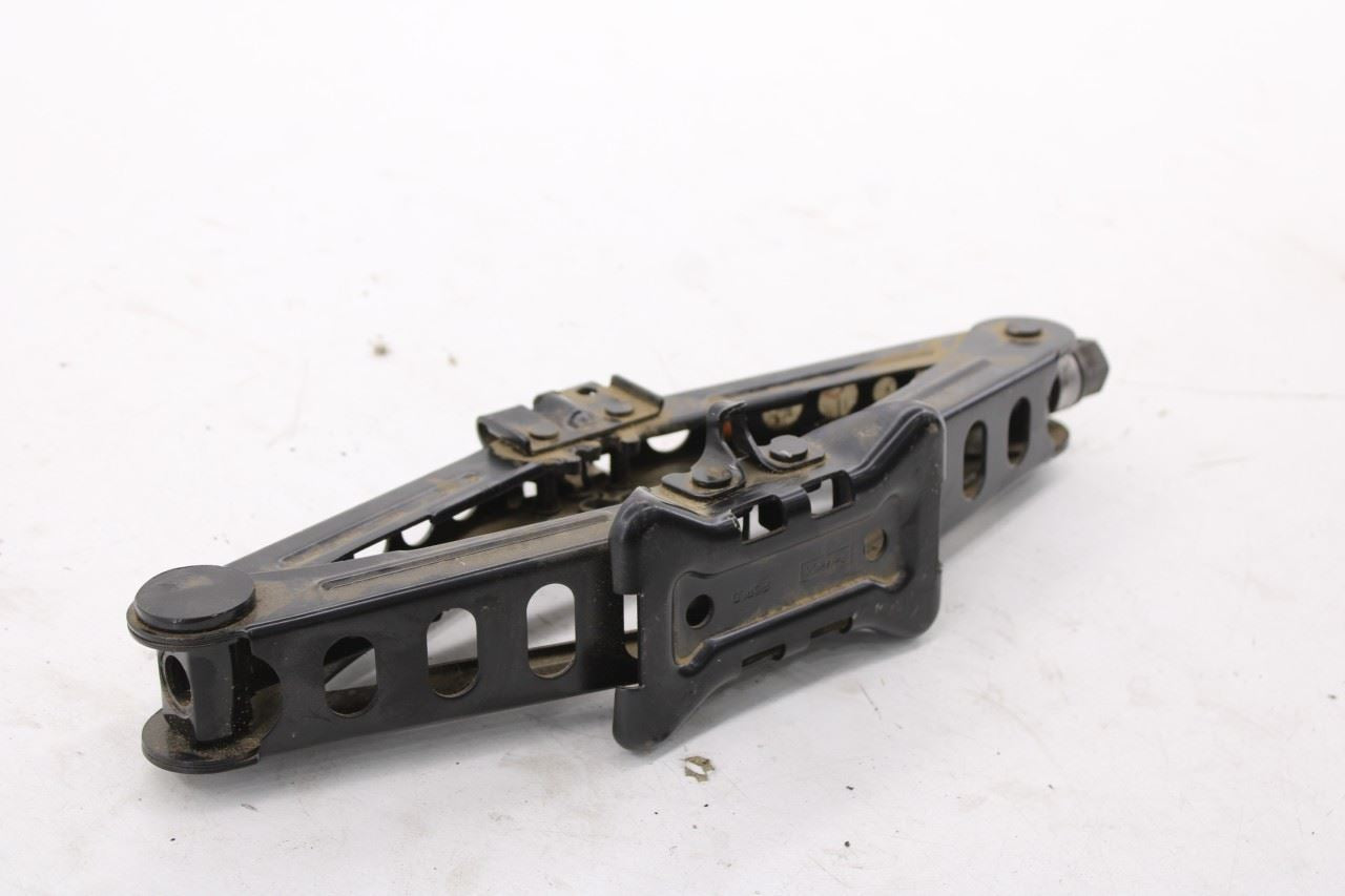 2015-2026 Ford Mustang Convertible V6 3.7L RWD Lifting Jack w/ Wheel Nut Wrench8