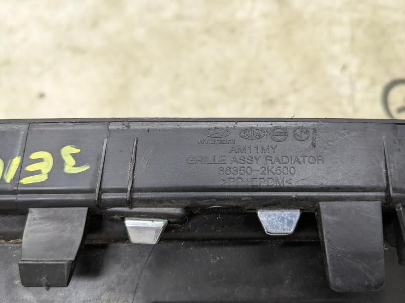 2012-2013 Kia Soul+ 2.0L Front Center Radiator Upper Grille 86350-2K500 OEM - Alshned Auto Parts
