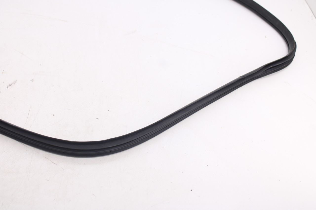 2020-2026 Hyundai Palisade Limited AWD Front Right Door Weatherstrip On Body6