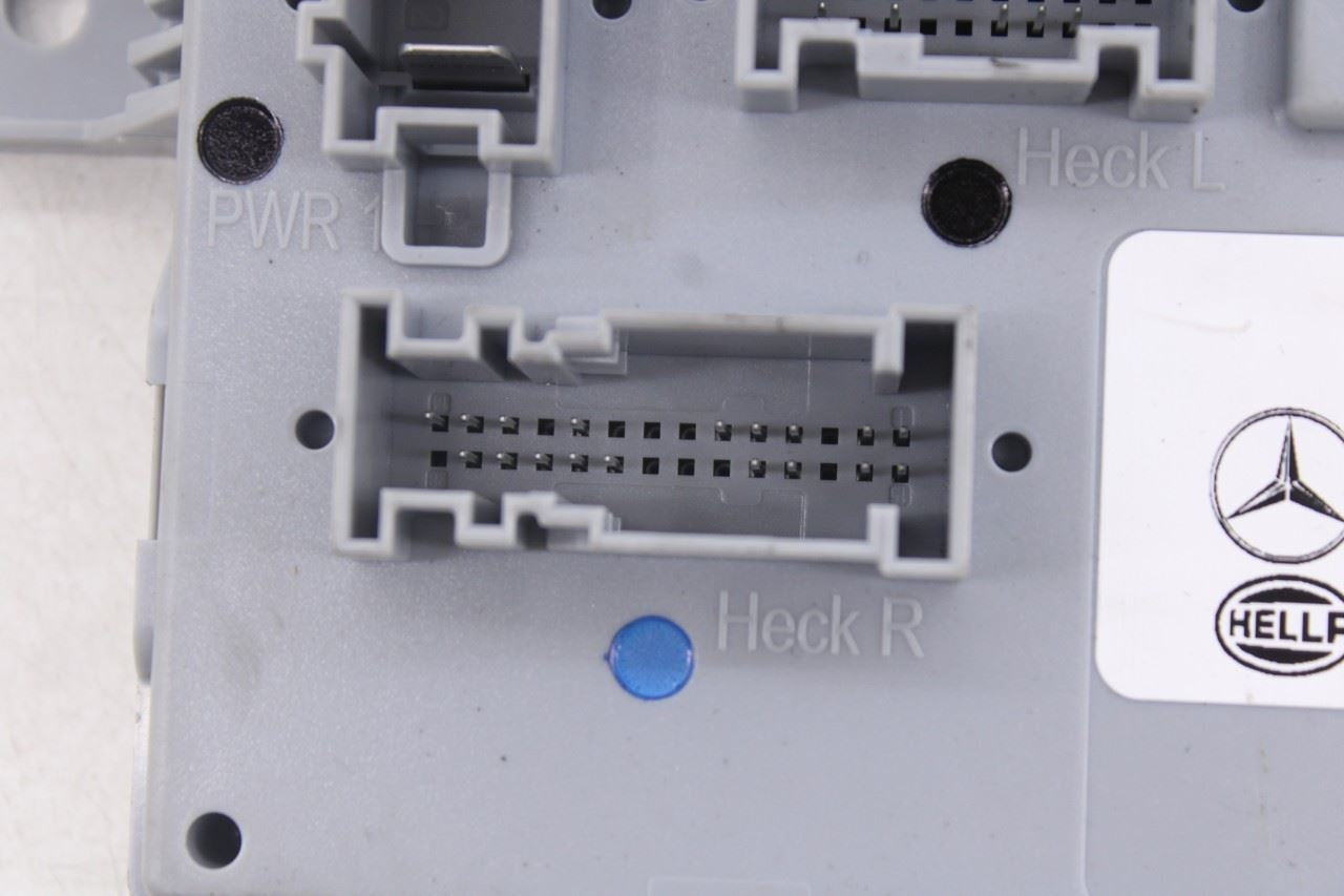 2015-2018 Mercedes-Benz C 300 4Matic Rear Trunk SAM Computer Control Module OEM9
